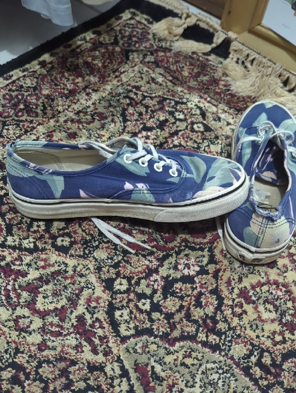 Vans Women's Navy Floral Canvas Low-Top Sneakers - Picture 5 of 5